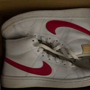 Nike White and Red High-Tops